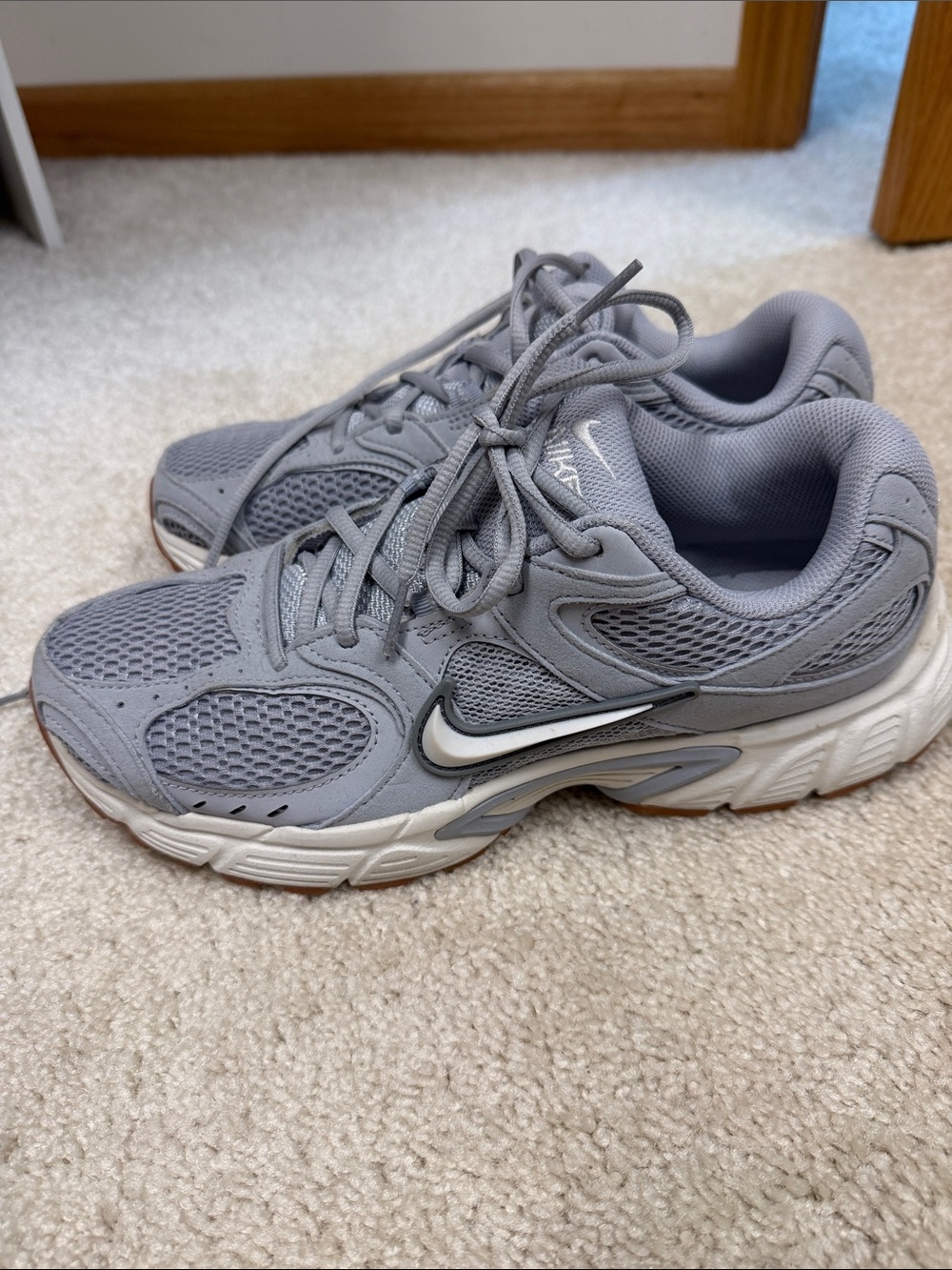 Nike shoes- barely worn